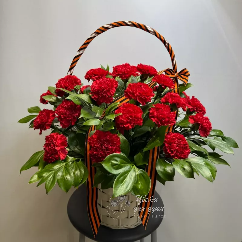 Корзина с гвоздиами