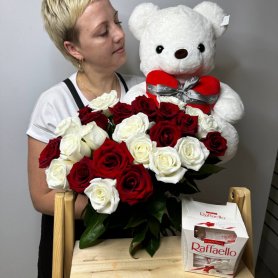 Комбо из 25 роз « С любовью» от интернет-магазина «Цветы для души» в Новосибирске