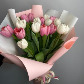  букет 19 тюльпанов Весна от интернет-магазина «Цветы для души» в Новосибирске