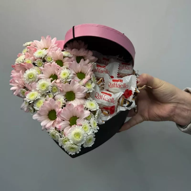 Композиция Сердце с хризантемой 1